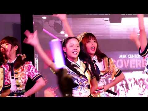 171216 Satchan - อยากจะได้พบ @ MBK Center Cover Dance 2017