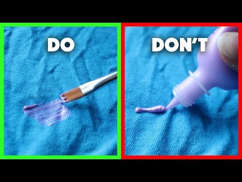 How to Decorate a T Shirt With Fabric Paint