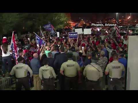 ストップ・ザ・カウント！」：トランプ支持者が投票所で抗議活動 ('Stop the count!':Trump supporters protest at ballot counting centers)