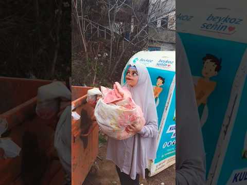 الام رمت ابنها بل حاوية@Ahmed_aiysha