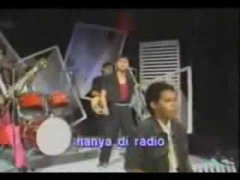 kamen rider black sing a song.flv