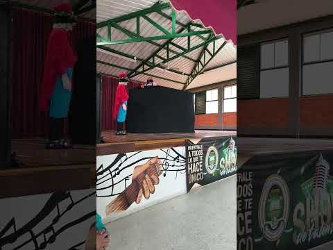 Espectáculo de títeres y teatro infantil.80 años #colegionacional Guateque Boyacá.
