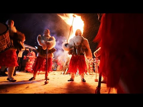 Video Thumbnail: Bulgariens Kukeri-Tänzer lassen uralte Winterrituale aufleben