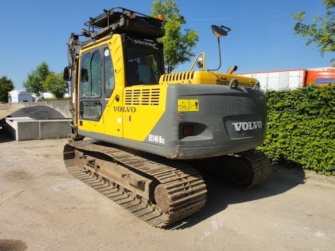 Excavator Volvo EC140BLC working