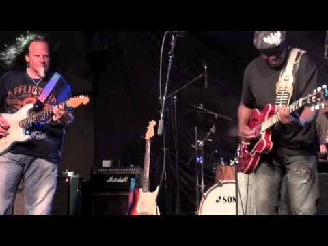 "MIDNIGHT CRISIS, MIDNIGHT FLIGHT" - SMOKIN' JOE KUBEK BAND with BNOIS KING