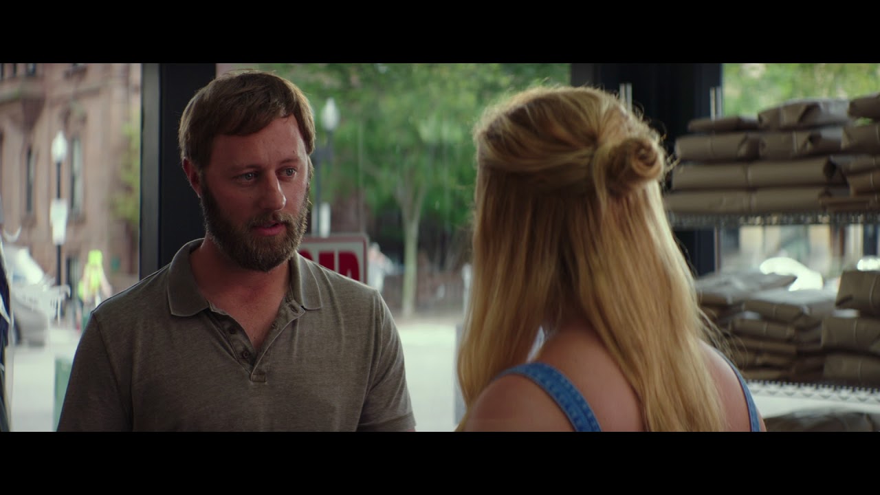 Трейлер: Красотка на всю голову