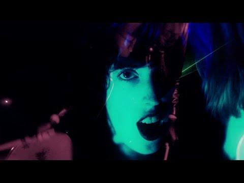 The Courtneys - Lost Boys (OFFICIAL MUSIC VIDEO)