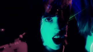 The Courtneys - &quot;Lost Boys&quot; (OFFICIAL MUSIC VIDEO)