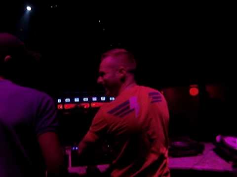 Abel Ramos play his Remix of Fat Boy Slim "Right Here Right Now" at Platinium