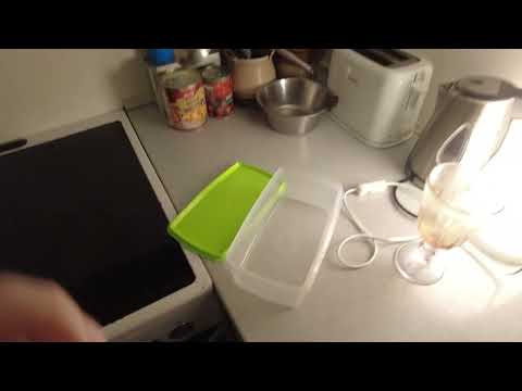 MongoTV_8620 - VASKER LIDT OP ONSDAG MIDDAG OG BLANDER SAFTEVAND OG SNAKKER