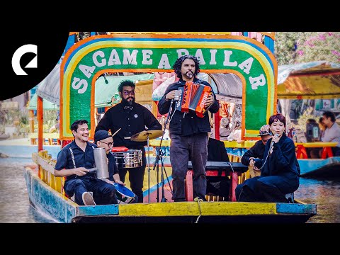 Frontera Bugalú - Sácame a Bailar (Official Music Video)