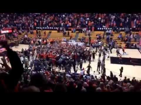 Storming the court in Corvallis after the Beavers upset Arizona 58-56 #gobeavs