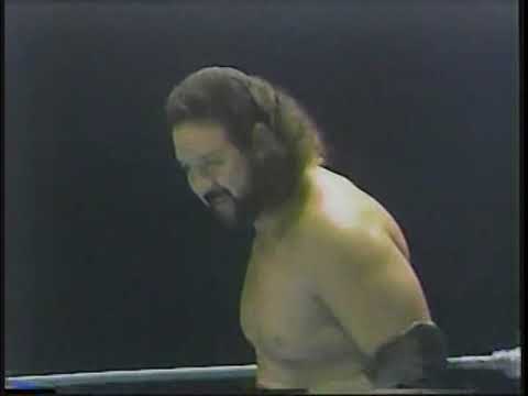 Wahoo McDaniel vs. Manny Fernandez. AWA, 1988.