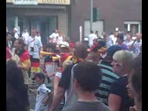 WM 2010 - WALSUM FEIERT - NACH ENGLAND SPIEL