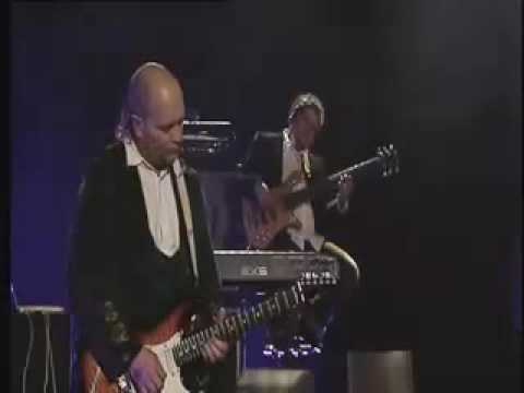 Sérgio Zurawski with Madredeus e a Banda Cósmica - Ecos na Catedral - Live in Lisbon 2008