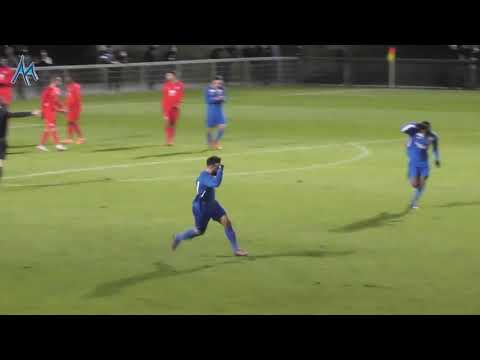 Superbe coup-franc de Yamin Zebidour (FC Echirolles - GF38)