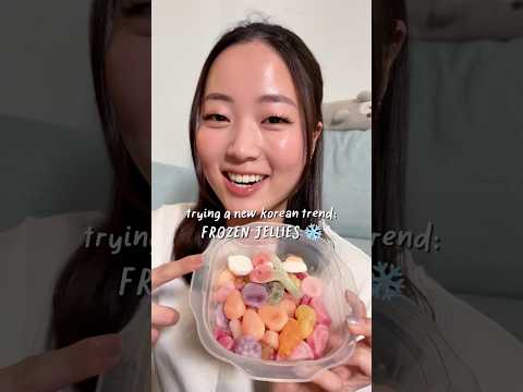 Trying a new Korean food trend: FROZEN JELLIES ❄️