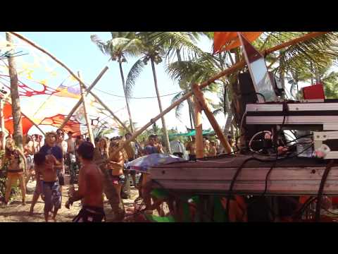 Dj Vidigal @ 303 Stage Universo Paralello 2011 / 2012