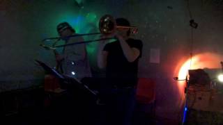Gelbes Gift , Kerk, Reiner Hess sax, Gerhard Gschlößl trombone .