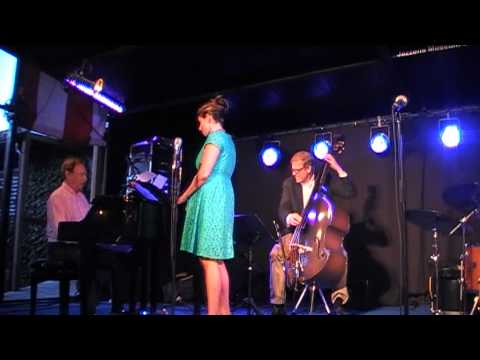 Vivian Buczek, Peter Asplund & Claes Crona Trio @ Jazzens Museum (2013) #3 Part II