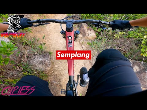 Grapeachy Tries Clips, How To Unclip Like A Pro.