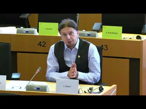 Łukasz Kohut w PE: Pan, panie pośle Jaki, znowu pluje na PATRIOTÓW w Brukseli