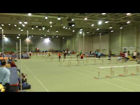 Auer Péter győzelme a serdülő fiúk gátfutásában