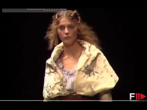 ALEXANDER MCQUEEN  Autumn Winter 2006 / 2007 Paris 4 of 4 by Fashion Channel