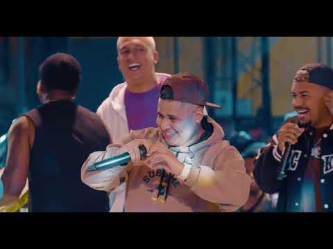 Paulinho e caju pra baixo / medley/ na rua na chuva na favela ao vivo