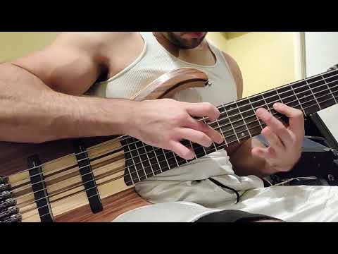 2 Hand Tapping Lick on 7 String Bass