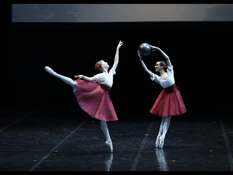 Tuileries garden. Сад Тюильри. Natasha Furman and Yasmina Aziz. Vaganova Academy.