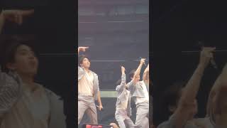 Download lagu Stray kids London dominate concert day 2 district 9 hyunjin focus mp3
