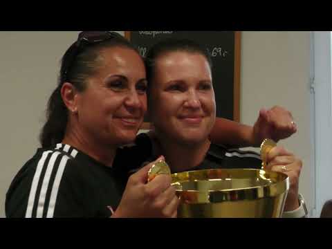 SK Zápy - vítěz ČFL - přípitek z "ušatého" poháru