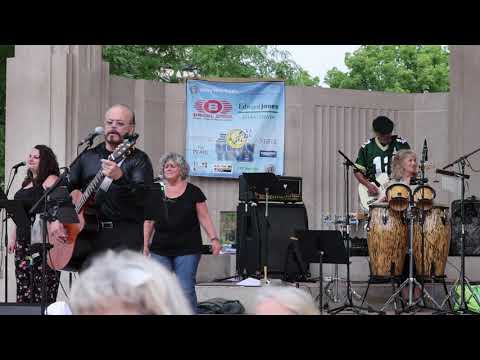 Tom Conrad and the 7 Ravens Band perform Song Sung Blue by Neil Diamond