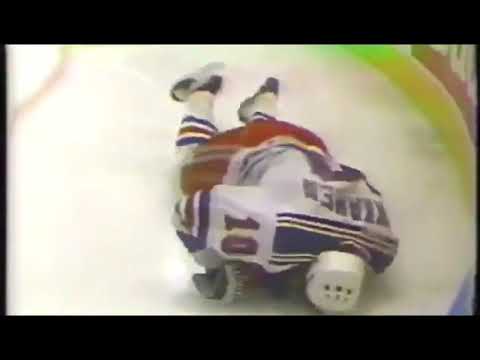 Esa Tikkanen vs Stewart Malgunas