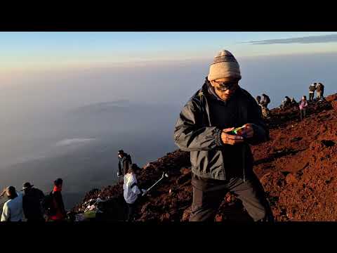 Rubik's Cube Solved Blindfolded at the peak of Mt Fuji, Japan (3776m)