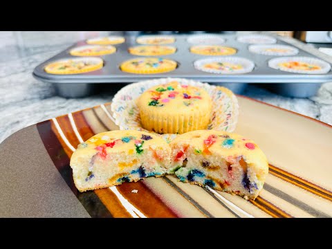 Confetti cupcakes/Funfetti cupcakes/Easy cupcake recipes@NandiPrak