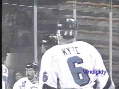 Thunder - Admirals scrum IHL 12/31/93