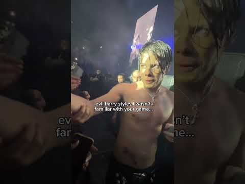 hey @HarryStyles  meet ur twin @yungblud x #yungblud #yungbludarmy #blackheartsclub