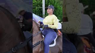Download lagu Stunning Ladies Riding | Cabalgata Colombia | #rodeo #cowgirl #curvy mp3
