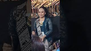 Download lagu Pangkur Semarangan: Bu Sukesi, Sambung Wanci Dalu: Winong Nawangsih mp3