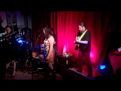The Nuala Kennedy Band - Fair Annie of Lochroyan