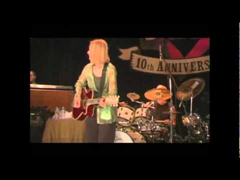 Julia Fordham - MANHATTAN SKYLINE (Live)