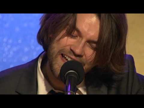 Fyfe Dangerfield from The Guillemots solo on The Hour