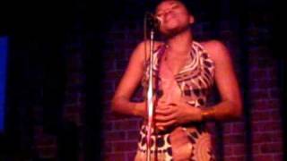 Lizz Wright &quot;Song For Mia&quot; Live 04-07-10 025.wmv