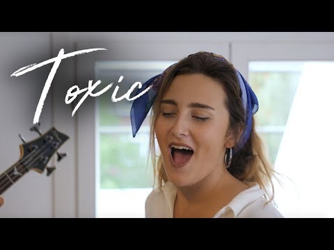 İpek Naz  - Toxic (Britney Spears)