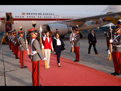 La reine Letizia solidaire avec les Guatémaltèques lors de son voyage de coopération