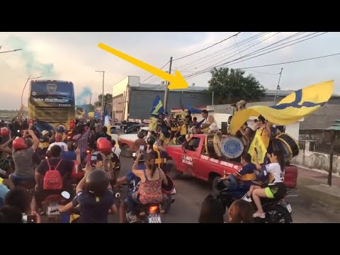 "IMPRESIONANTE recibimiento a Boca en Santiago del Estero" Barra: La 12 • Club: Boca Juniors