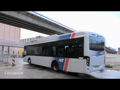 Vertrek RET Metro D en Bus 84 Bij Zuidplein Rotterdam