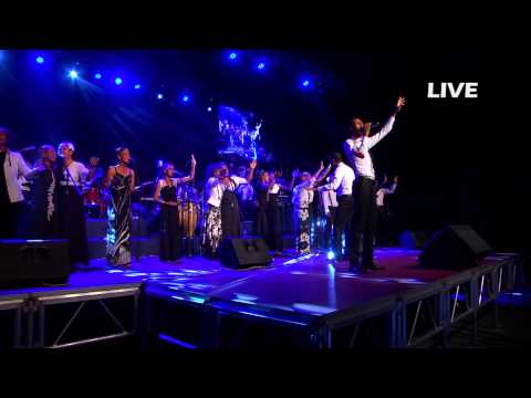 Aleloia & Arotsahy - TGC - Extrait Live Palais des sports 2015